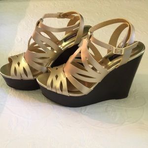 Dollhouse size 9 gold platform wedges!